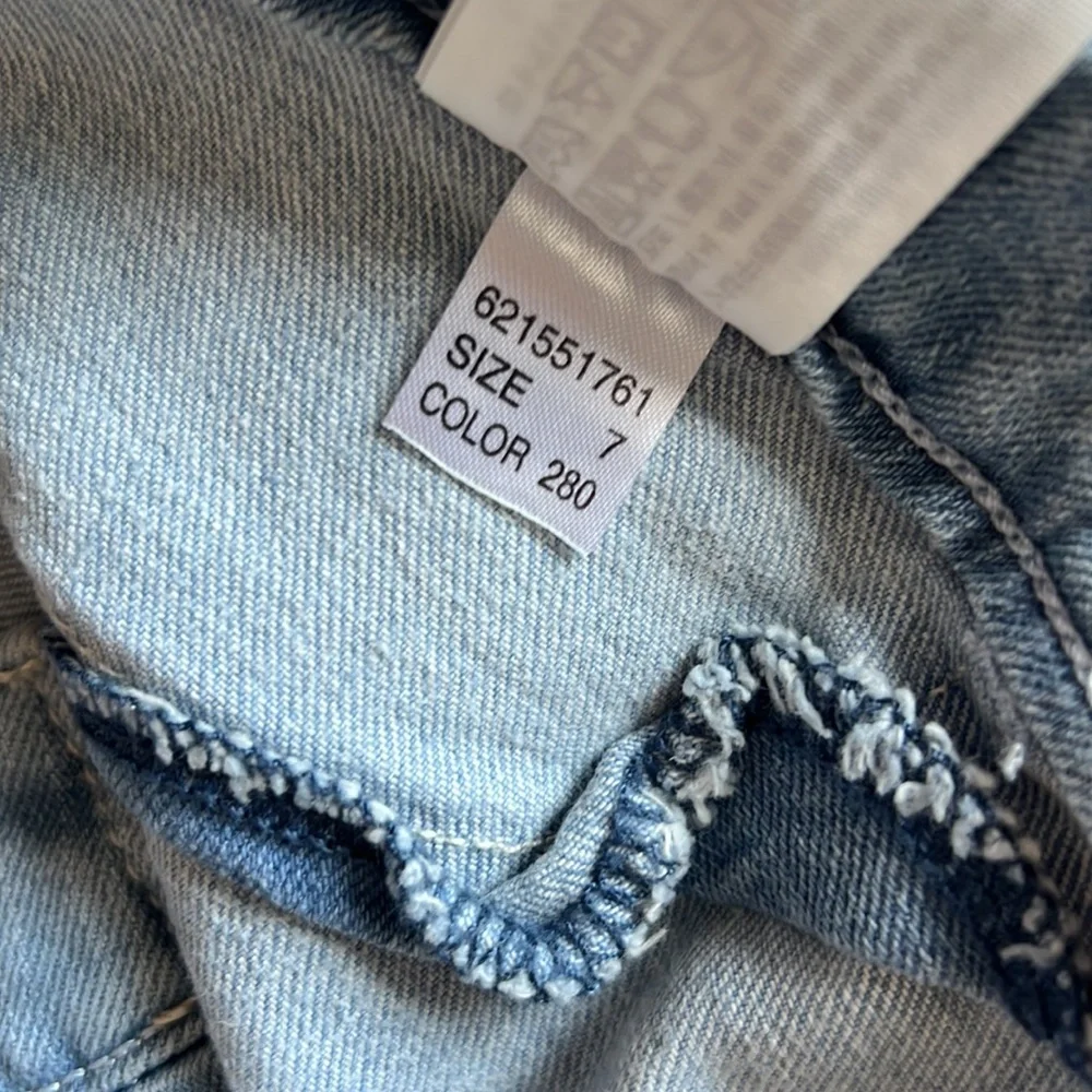 Hollister Low-Rise Light Wash Denim Boyshort Size 28 - Picture 3 of 5